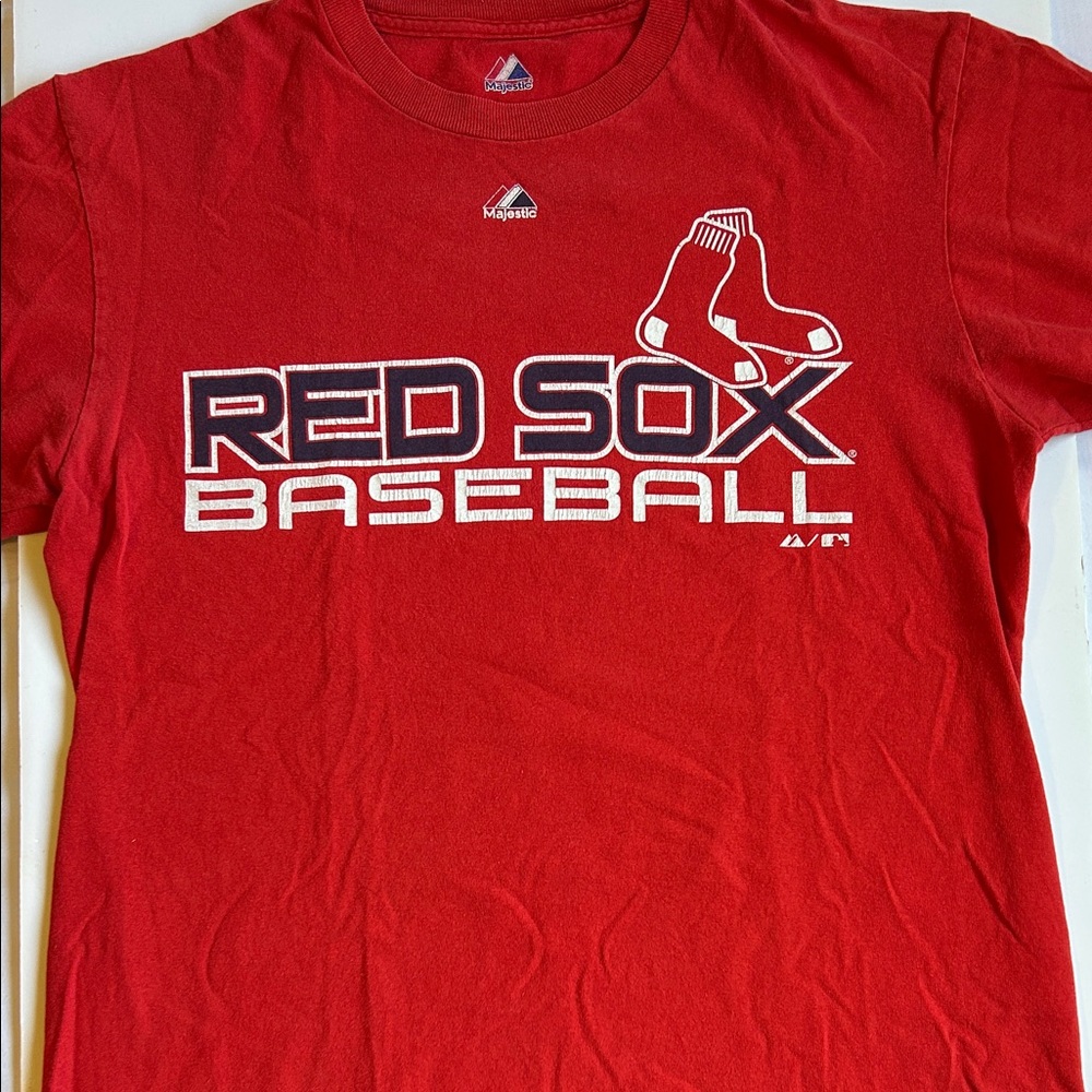 Majestic Red Sox Graphic Tee in Red